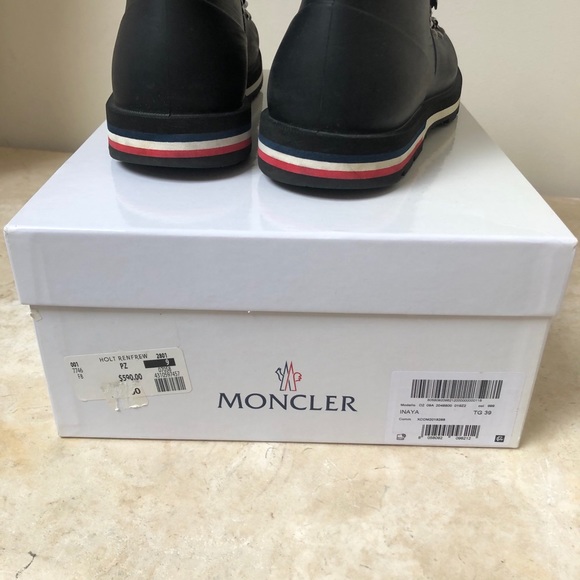 Hold! Moncler Inaya size 39 women puffer boot EUC - Picture 11 of 16